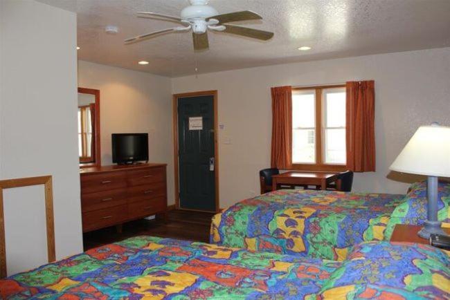 אוקרקוק Pony Island Inn מראה חיצוני תמונה